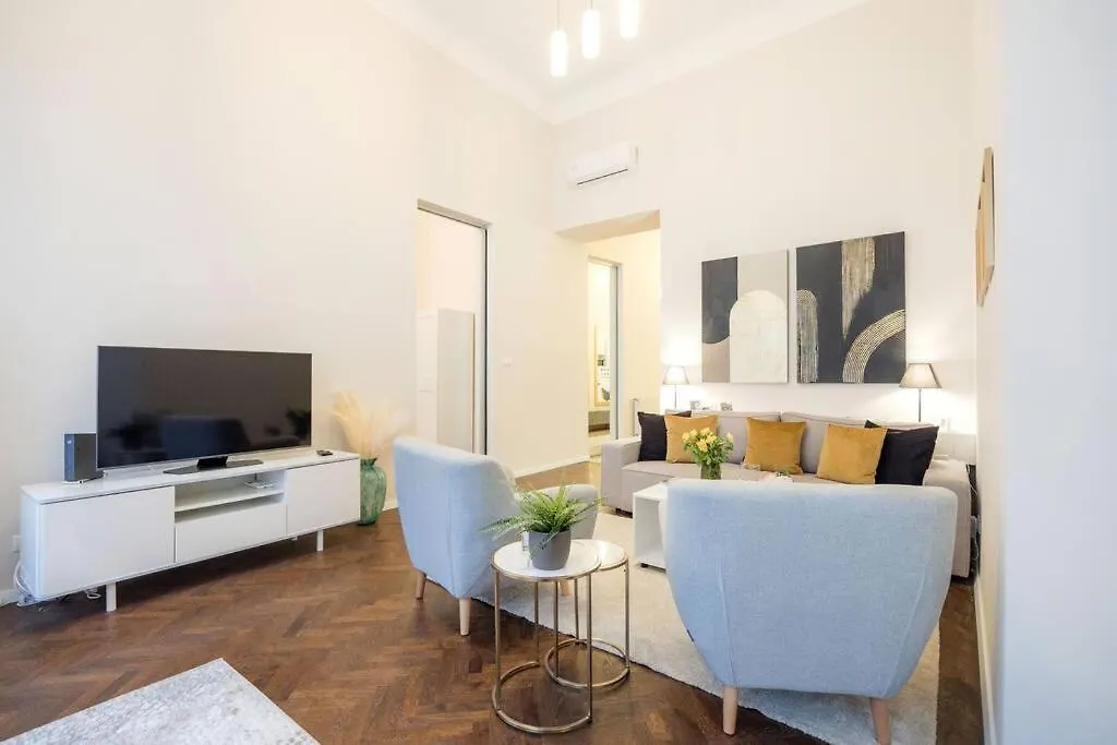 Modern And Stylish 2-Bedroom In The City Center Budapešť Apartmán