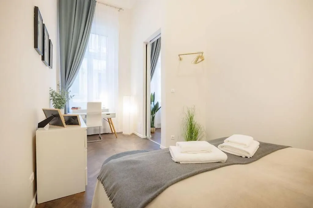 Modern And Stylish 2-Bedroom In The City Center Budapešť