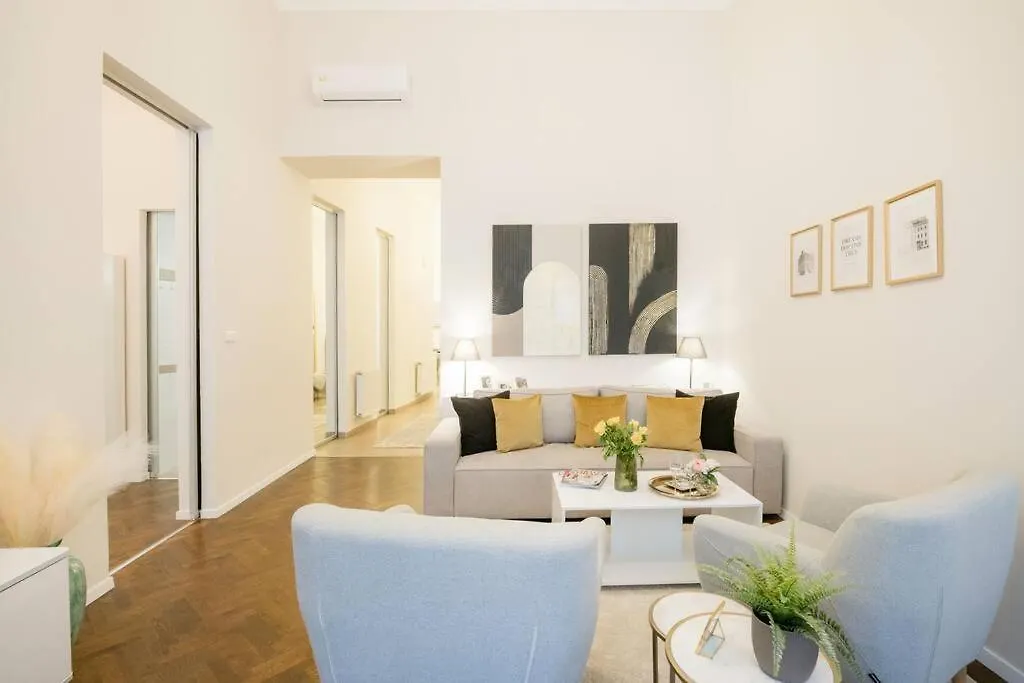 Modern And Stylish 2-Bedroom In The City Center Budapešť 0*,  Maďarsko